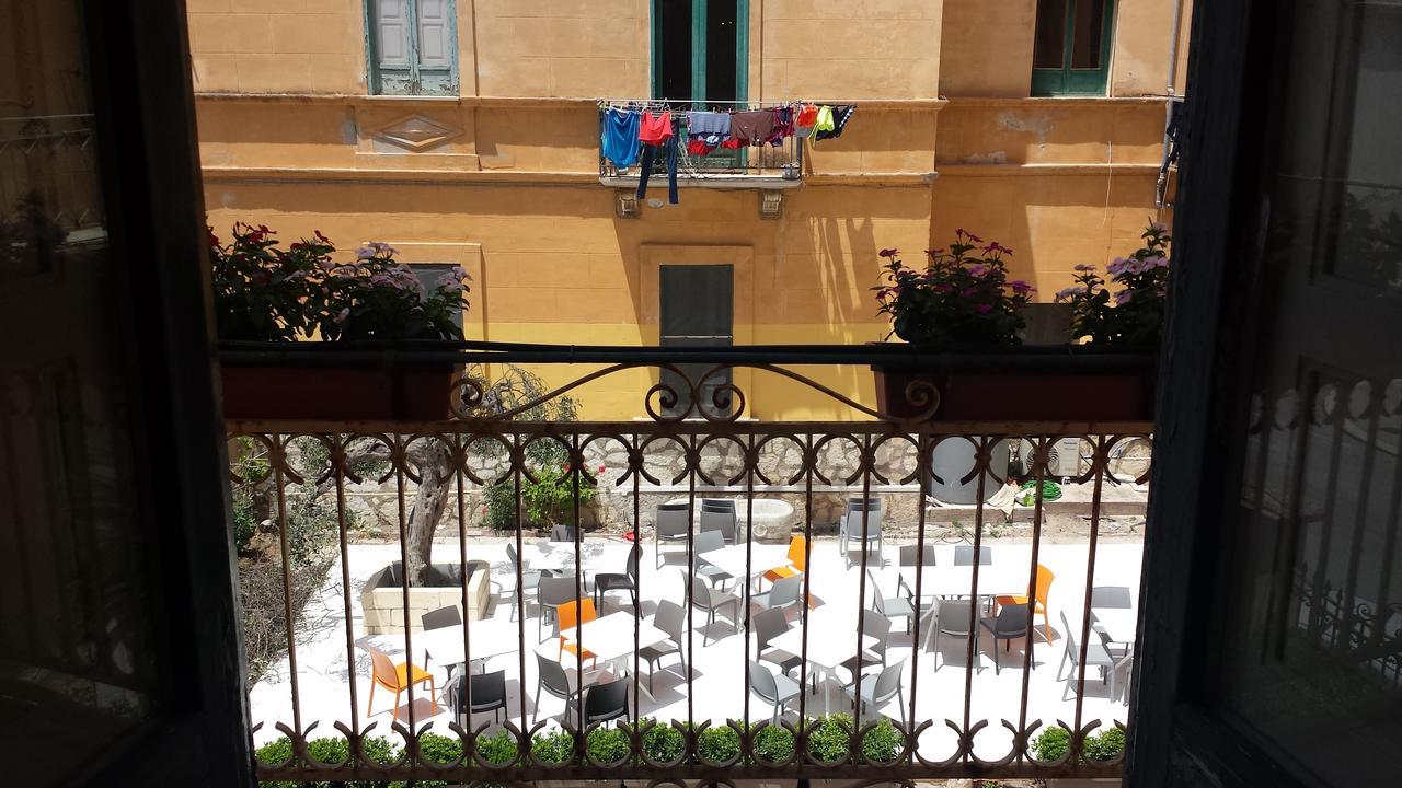 Hotel Al Bastione Imperiale à Trapani Extérieur photo